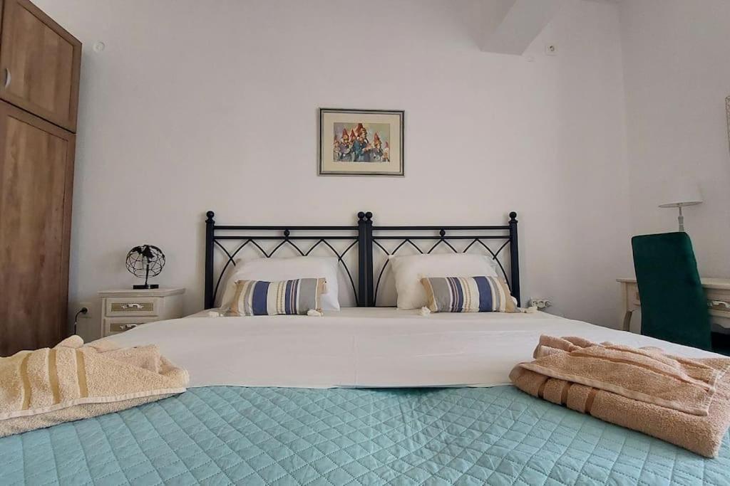 Old Port View Apartment, Διαμέρισμα Στο Κέντρο 2 Υπνοδωματίων Corfu  Kültér fotó